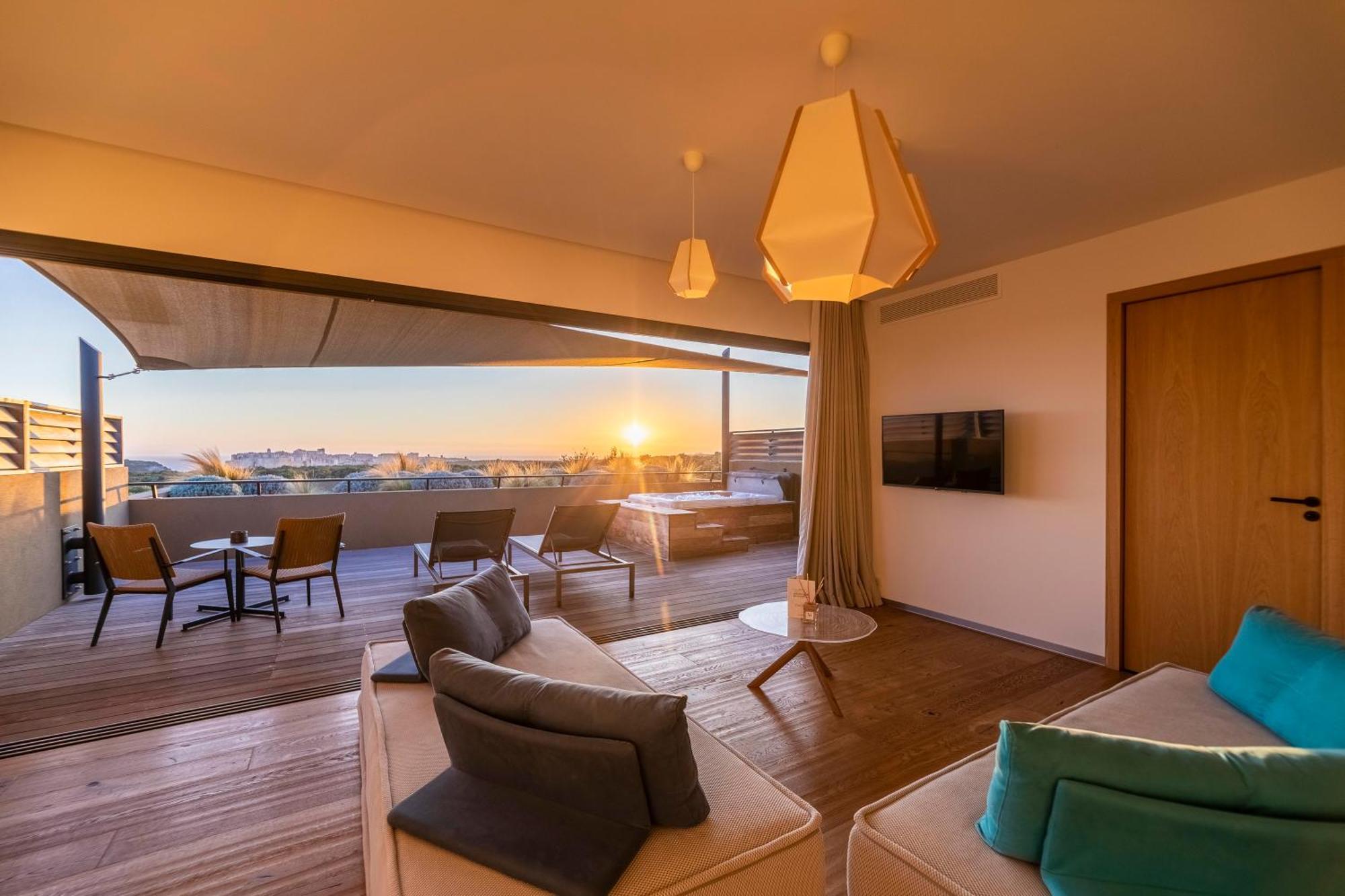 Hotel & Spa Version Maquis Citadelle Бонифачо Экстерьер фото
