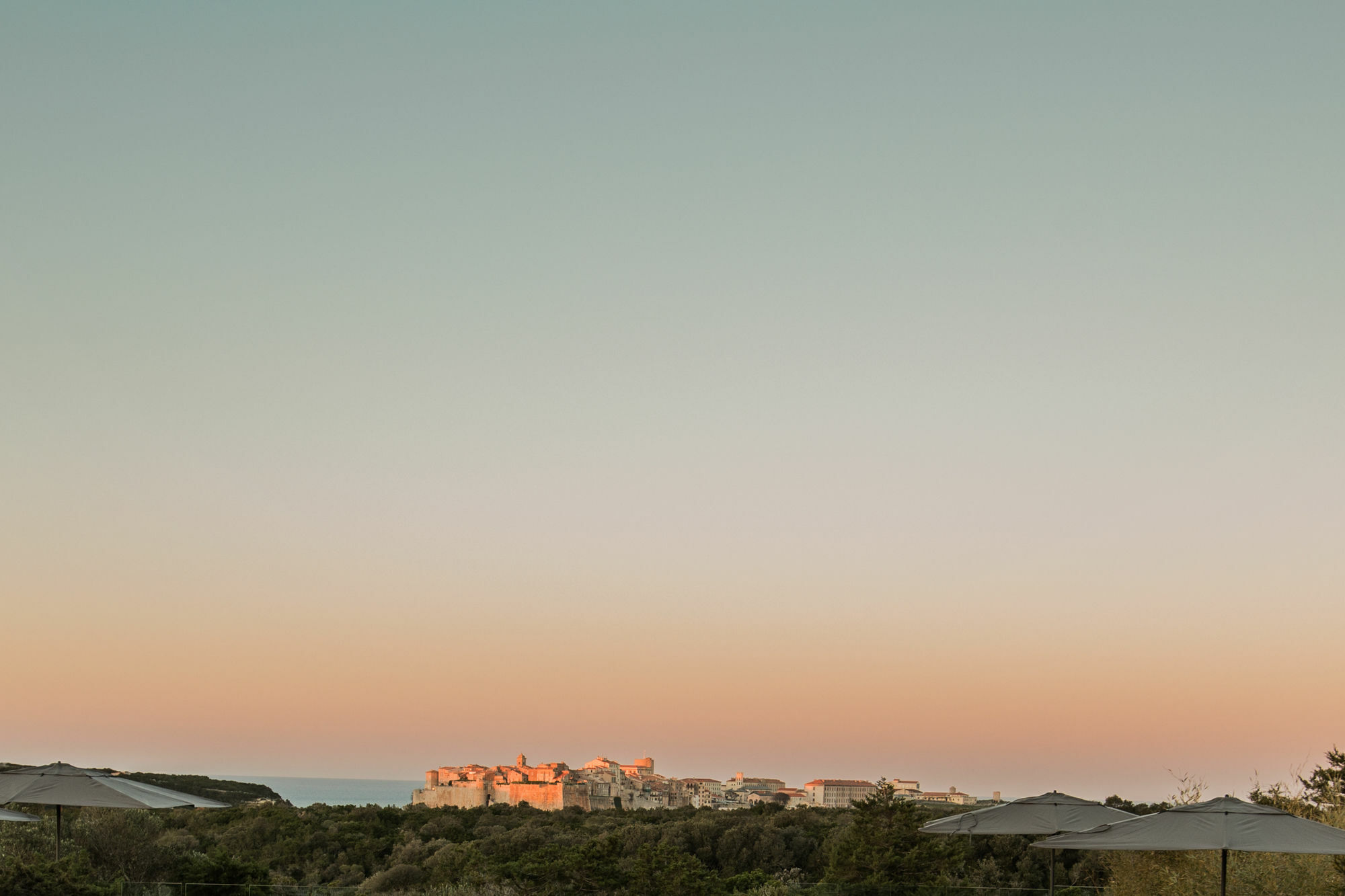Hotel & Spa Version Maquis Citadelle Бонифачо Экстерьер фото